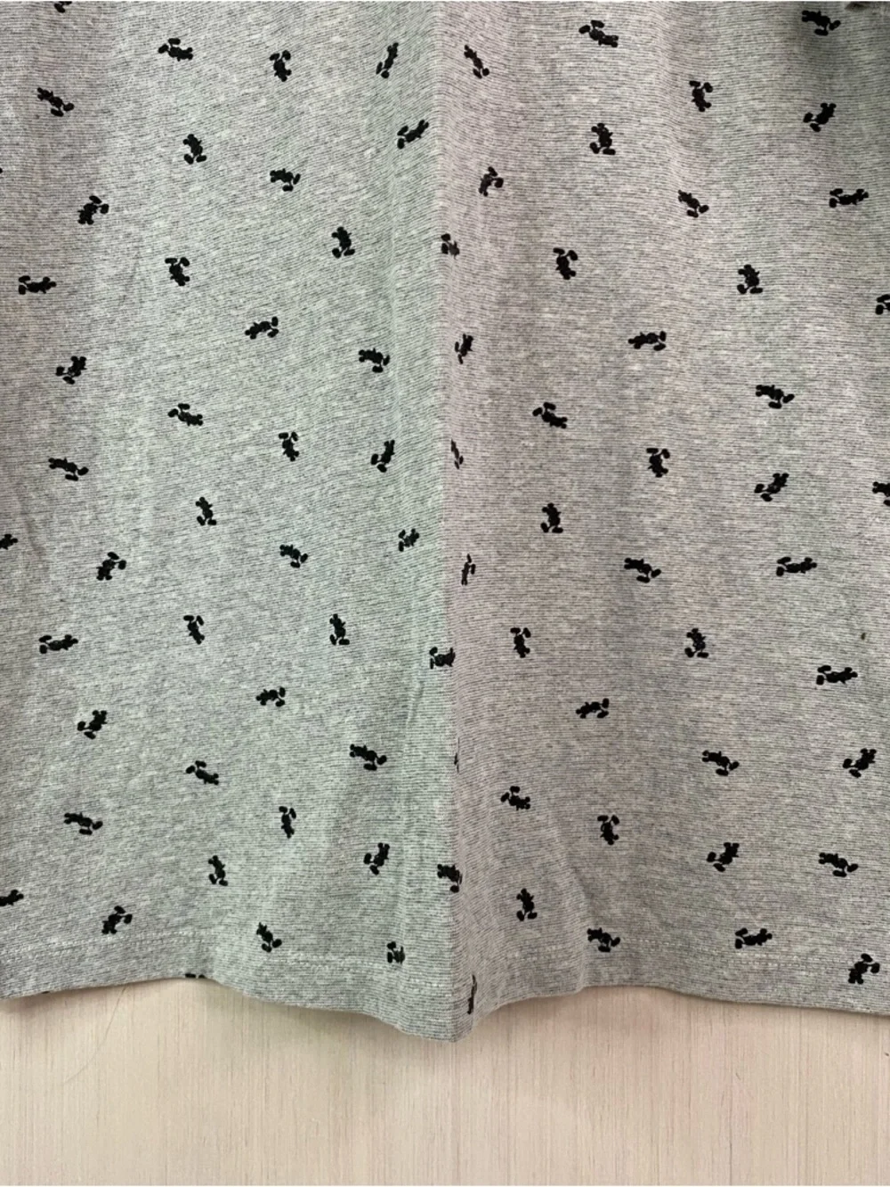 Disney Men’s Mickey Mouse Silhouette Grey Crewneck Shirt Sleeve T-Shirt Large - Picture 3 of 5